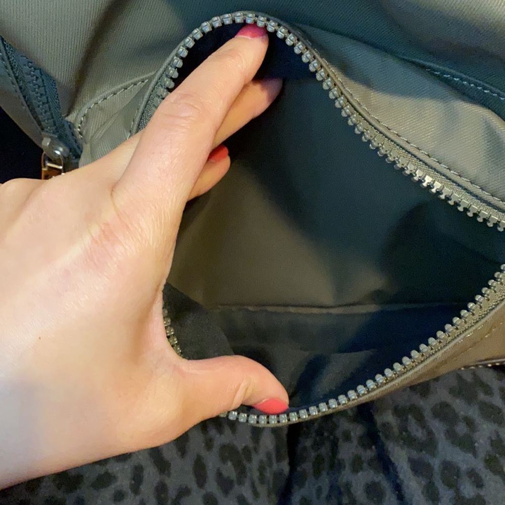 Backpack - Picture 4 of 6